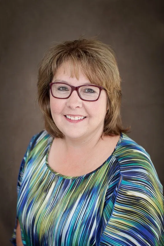 a headshot of accountnant Tammy Sorensen